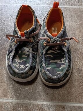 Eddie Bauer Camouflage Green Canvas Slip-On Shoes with Orange Accents